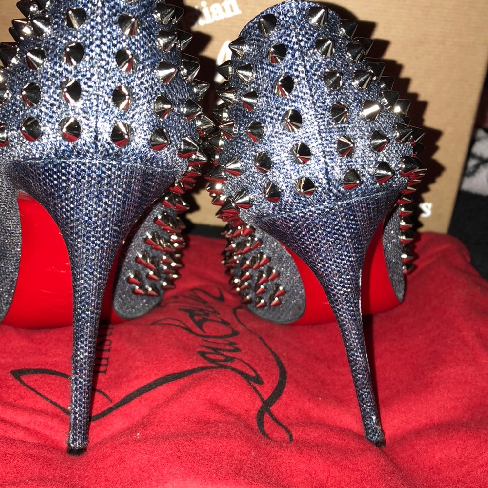 Christian Louboutin studded heels! 👠👠 - Picture 4 of 5